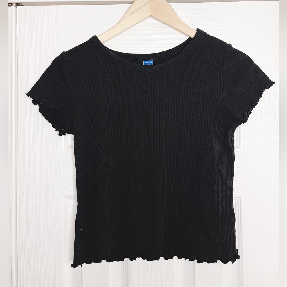 Fitted Ribbed Black Top